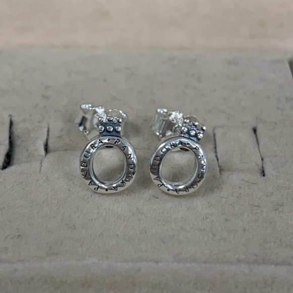 Pandora Polished Crown O Stud Earrings - Picture 2 of 5